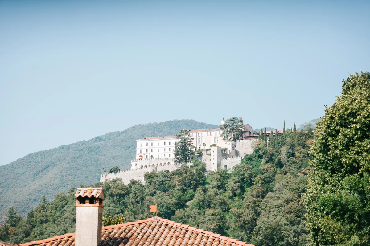 The castle and green hills above Cison di Valmarino